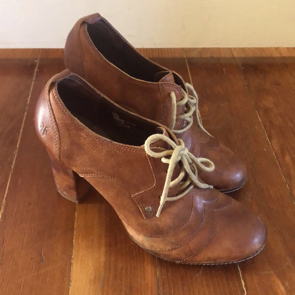 FRYE Adrienne Orford Pumps - Picture 2 of 9
